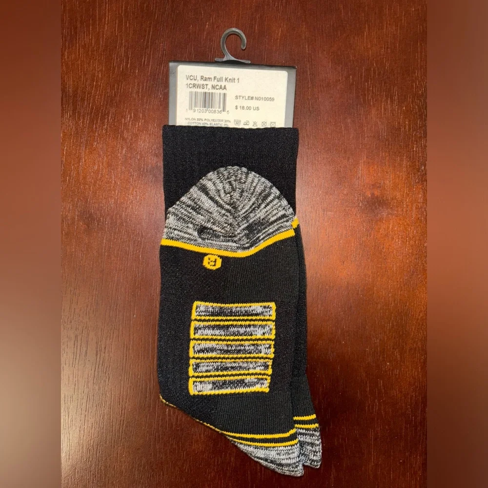 VIRGINIA COMMONWEALTH UNIVERSITY STRIDELINE CREW SOCKS NWT MEN’S SHOE SIZE 8-12